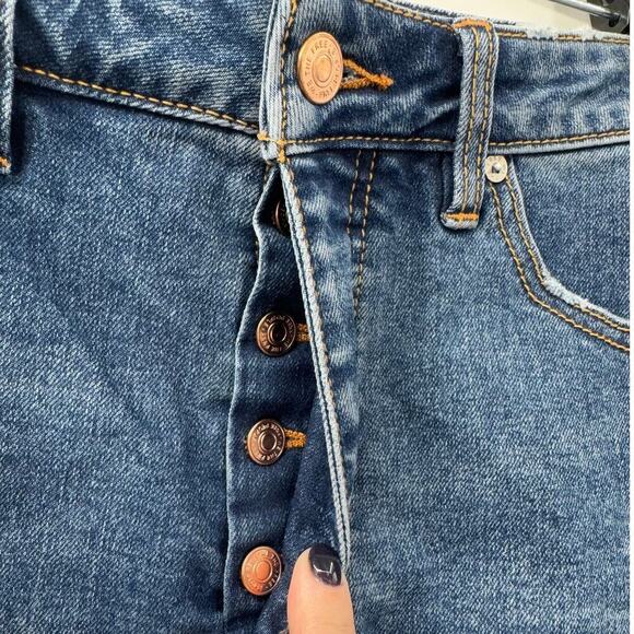 Free People X We The Free CRVY Vintage High Rise Denim Distressed Shorts Sz 29 - Picture 4 of 5